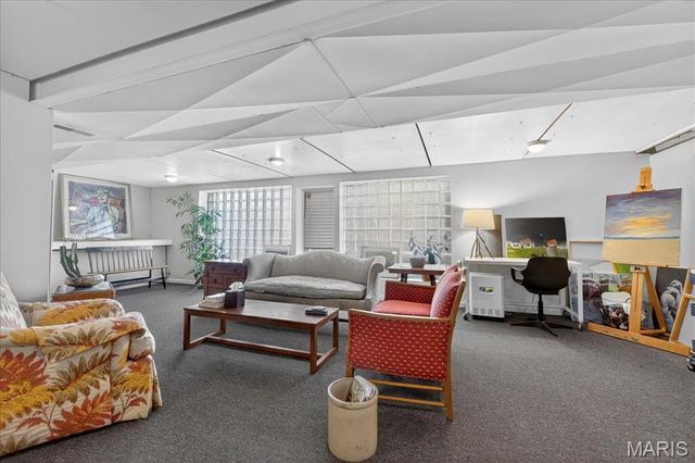 1248 Laclede Station Road, Richmond Heights, MO 63117