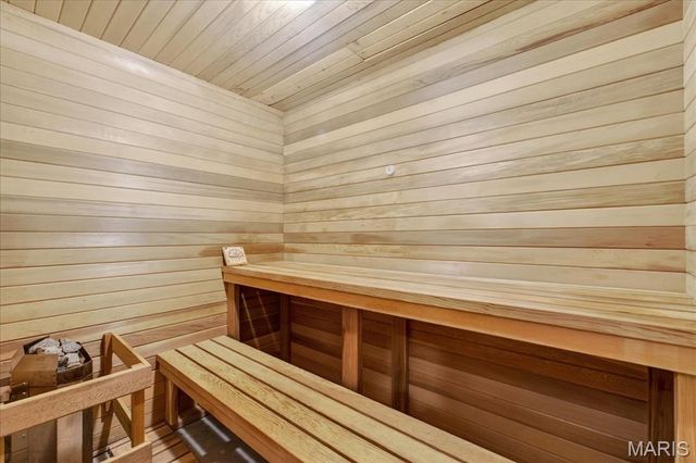 1248 Laclede Station Road, Richmond Heights, MO 63117