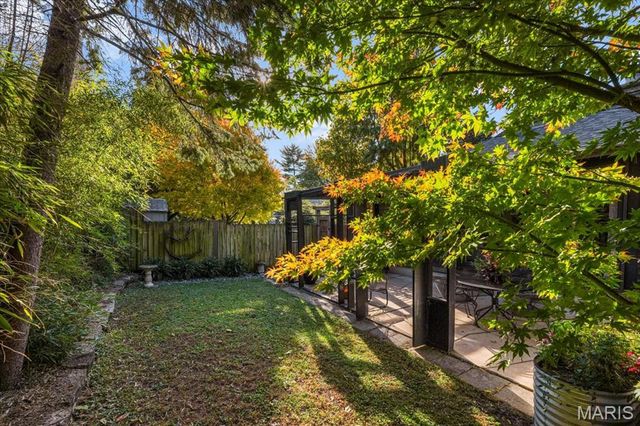 1248 Laclede Station Road, Richmond Heights, MO 63117