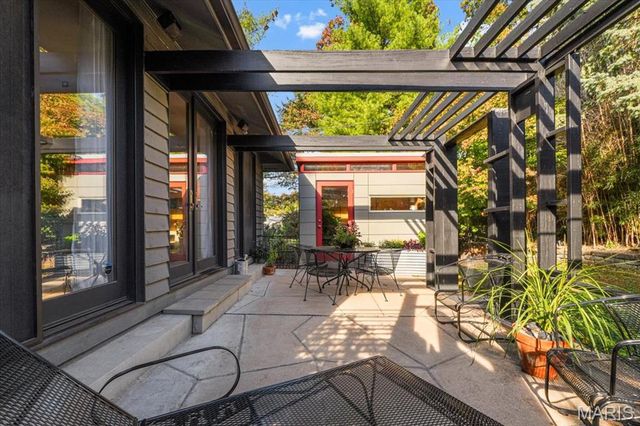 1248 Laclede Station Road, Richmond Heights, MO 63117