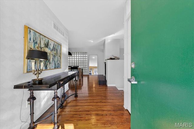 1248 Laclede Station Road, Richmond Heights, MO 63117