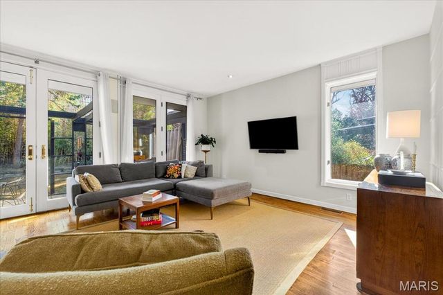 1248 Laclede Station Road, Richmond Heights, MO 63117