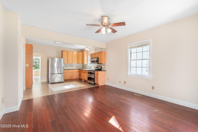 511 Massachusetts Avenue, Elizabeth City, NC 27909