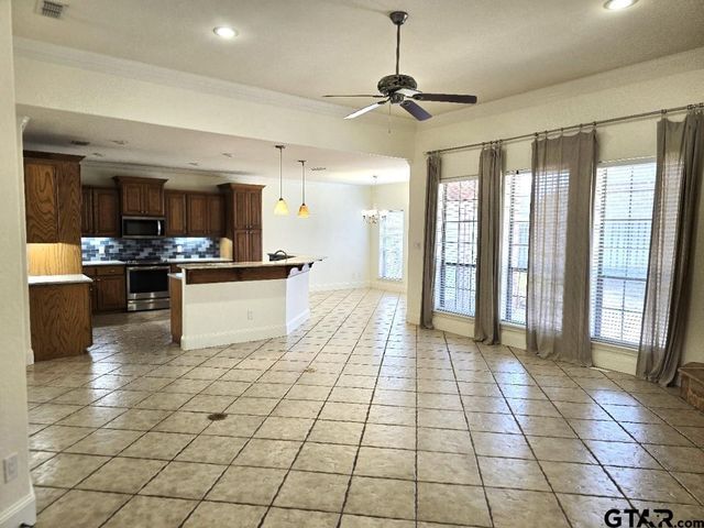 5603 Thomas Nelson, Tyler, TX 75707