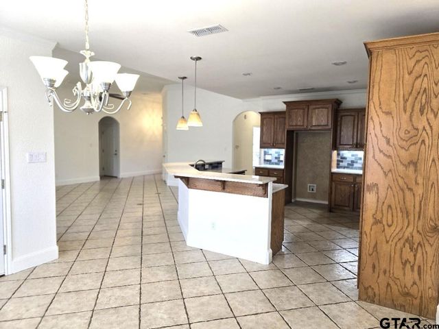 5603 Thomas Nelson, Tyler, TX 75707