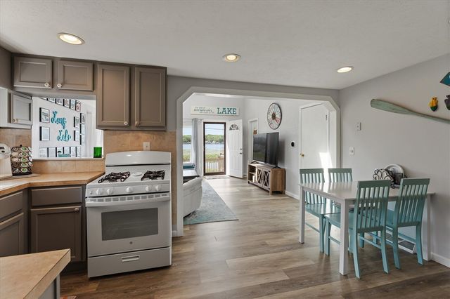 10333 Walnut Drive, Three Rivers, MI 49093