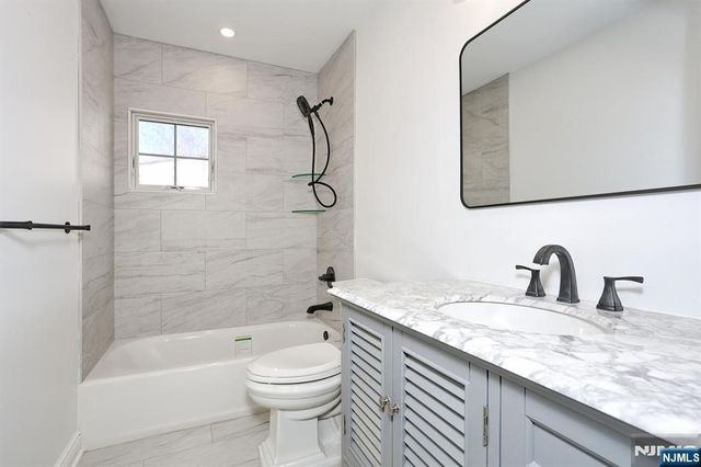 133 Church Street, Bergenfield, NJ 07621