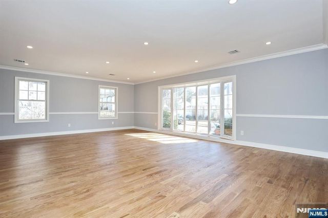 133 Church Street, Bergenfield, NJ 07621