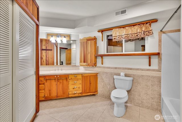 17049 Lake Point Drive SE, Yelm, WA 98597