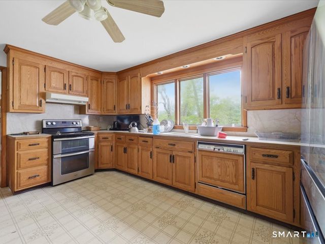 95 Westwood Drive, Easton, CT 06612