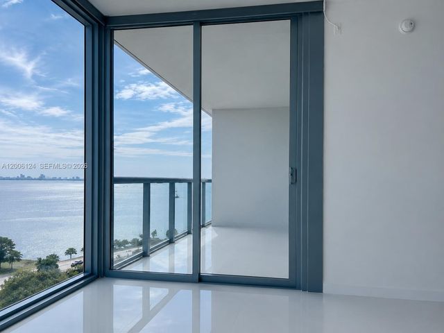 601 NE 36th St 1404, Miami, FL 33137
