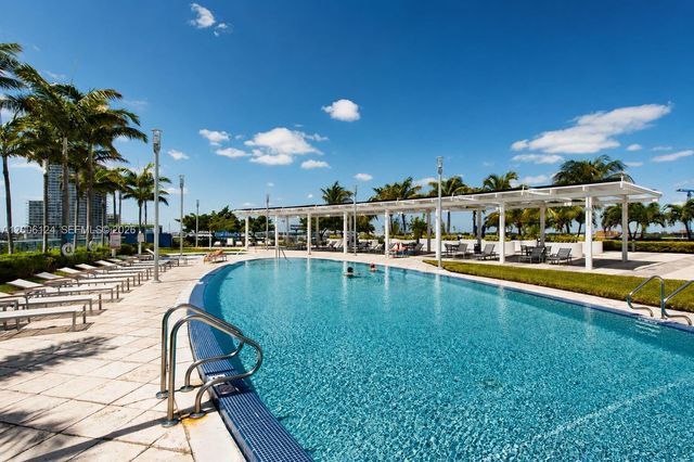 601 NE 36th St 1404, Miami, FL 33137