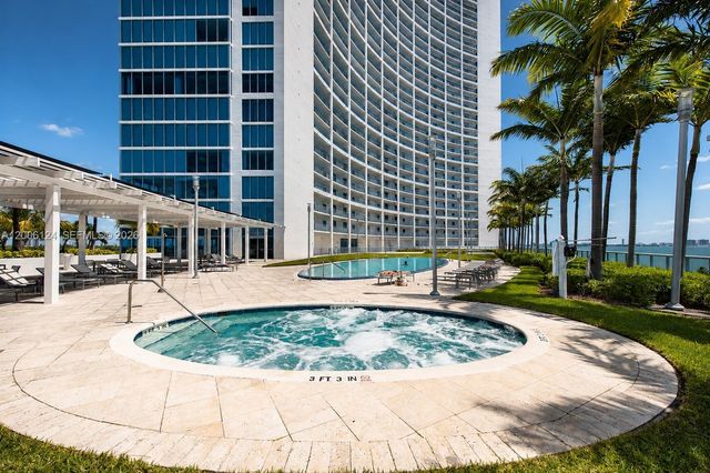 601 NE 36th St 1404, Miami, FL 33137