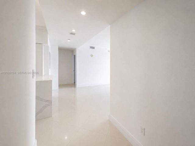 601 NE 36th St 1404, Miami, FL 33137