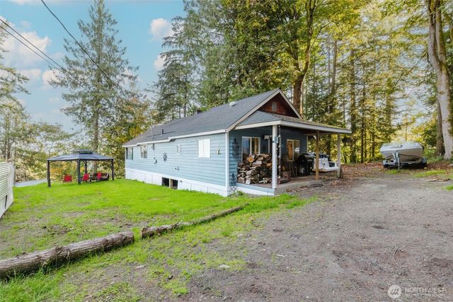 10012 Brush Arbor Lane NW, Seabeck, WA 98380