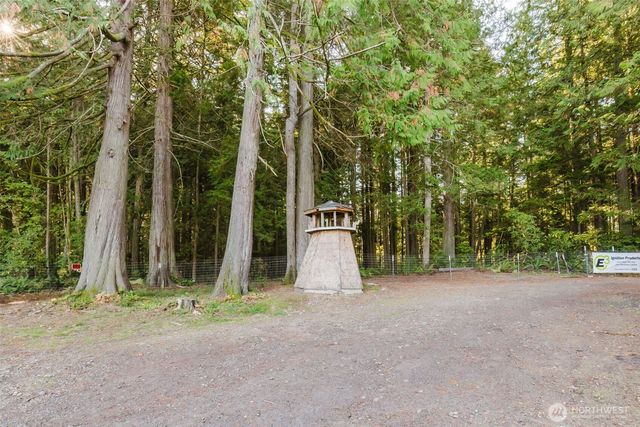 10012 Brush Arbor Lane NW, Seabeck, WA 98380