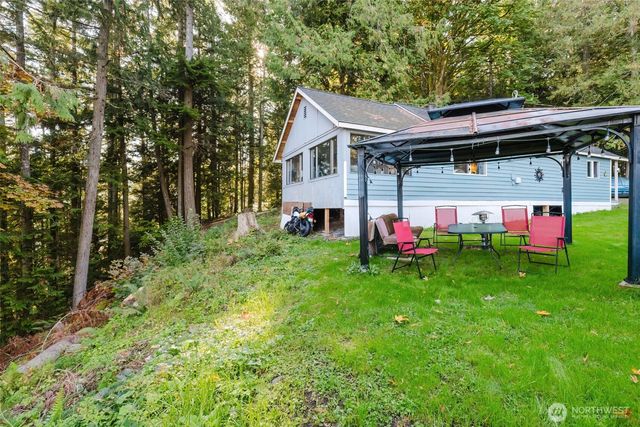 10012 Brush Arbor Lane NW, Seabeck, WA 98380