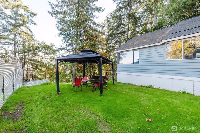 10012 Brush Arbor Lane NW, Seabeck, WA 98380