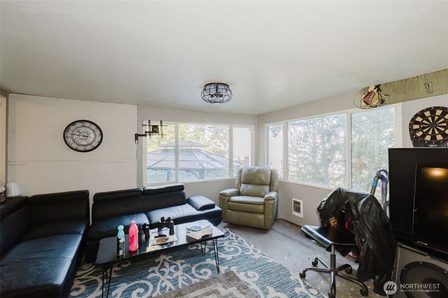 10012 Brush Arbor Lane NW, Seabeck, WA 98380