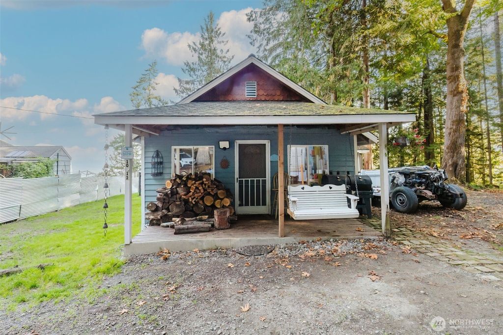 10012 Brush Arbor Lane NW, Seabeck, WA 98380
