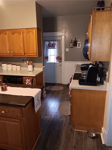 518 Walnut Ave, Scottdale, PA 15683