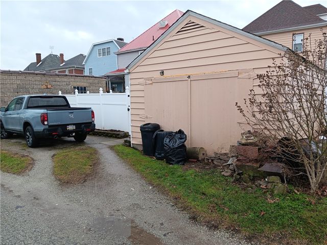 518 Walnut Ave, Scottdale, PA 15683