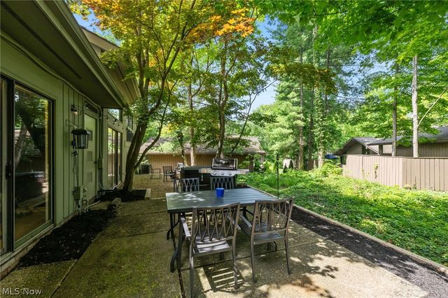 550 Russet Woods Lane 25, Aurora, OH 44202