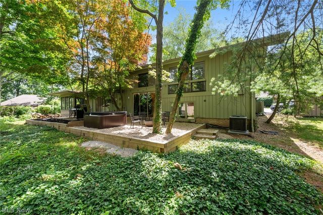 550 Russet Woods Lane 25, Aurora, OH 44202