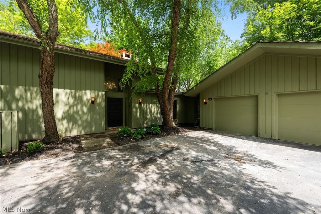 550 Russet Woods Lane 25, Aurora, OH 44202