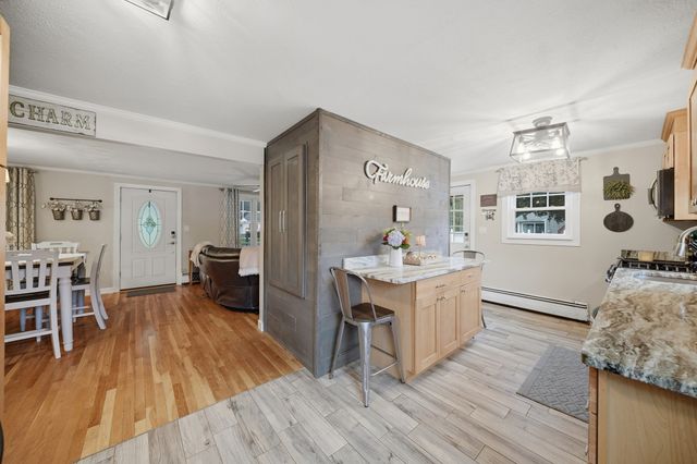 876 Chandler St, Tewksbury, MA 01876