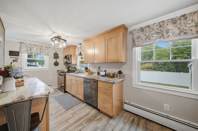876 Chandler St, Tewksbury, MA 01876