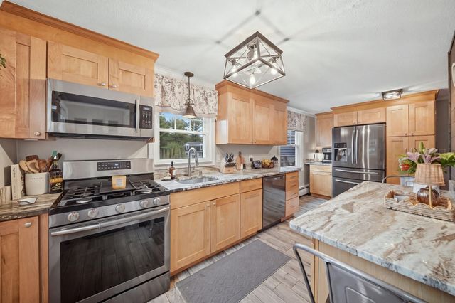 876 Chandler St, Tewksbury, MA 01876