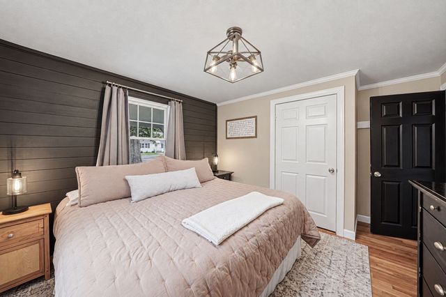 876 Chandler St, Tewksbury, MA 01876