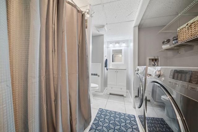 876 Chandler St, Tewksbury, MA 01876