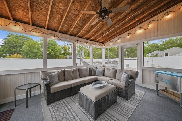 876 Chandler St, Tewksbury, MA 01876