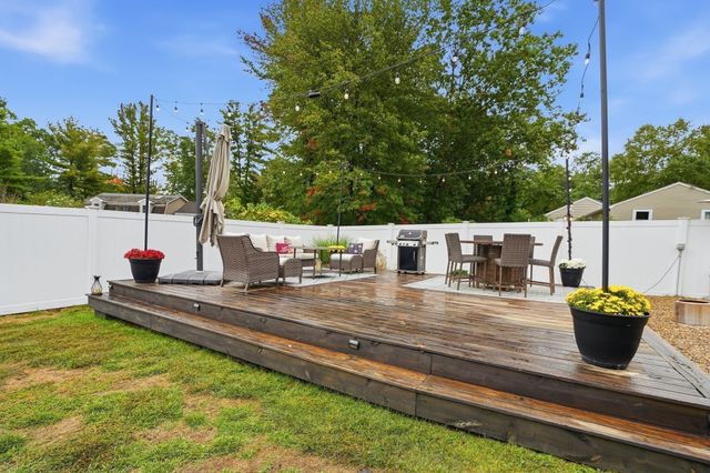 876 Chandler St, Tewksbury, MA 01876