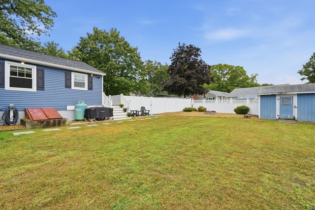 876 Chandler St, Tewksbury, MA 01876
