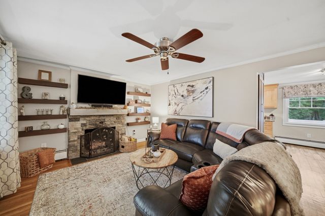 876 Chandler St, Tewksbury, MA 01876