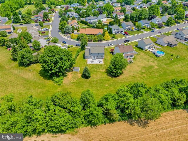 264 LONGLEAF DR, Blandon, PA 19510
