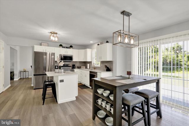 264 LONGLEAF DR, Blandon, PA 19510