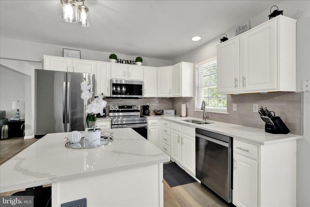 264 LONGLEAF DR, Blandon, PA 19510