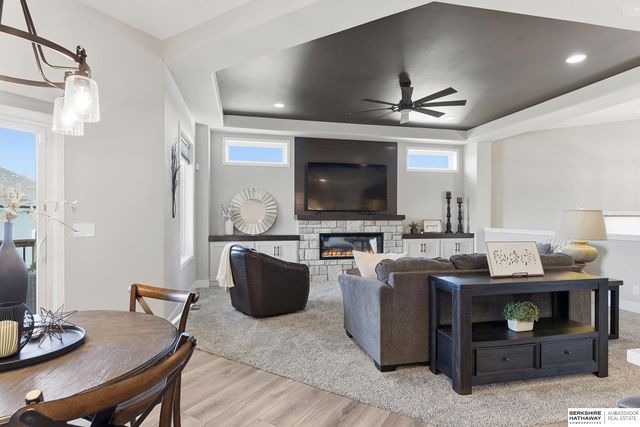 3922 S 213 Street, Elkhorn, NE 68022