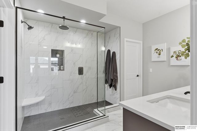 3922 S 213 Street, Elkhorn, NE 68022