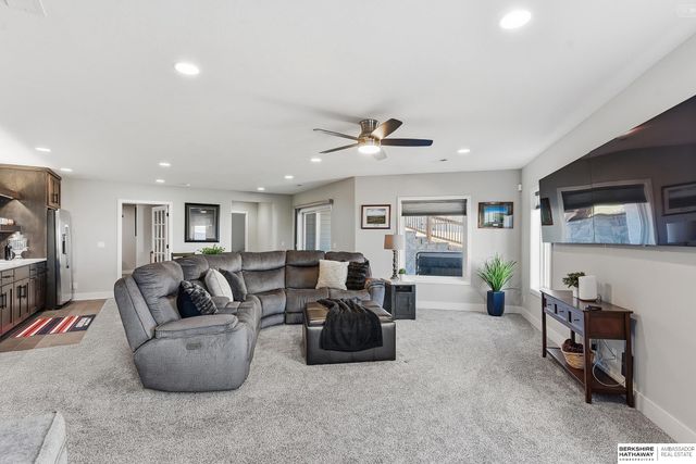 3922 S 213 Street, Elkhorn, NE 68022