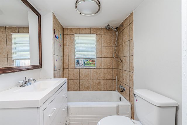 3213 Obenchain Street, Dallas, TX 75212