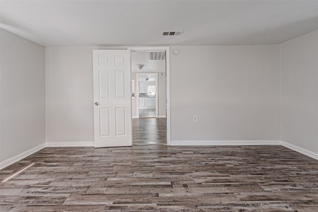 3213 Obenchain Street, Dallas, TX 75212