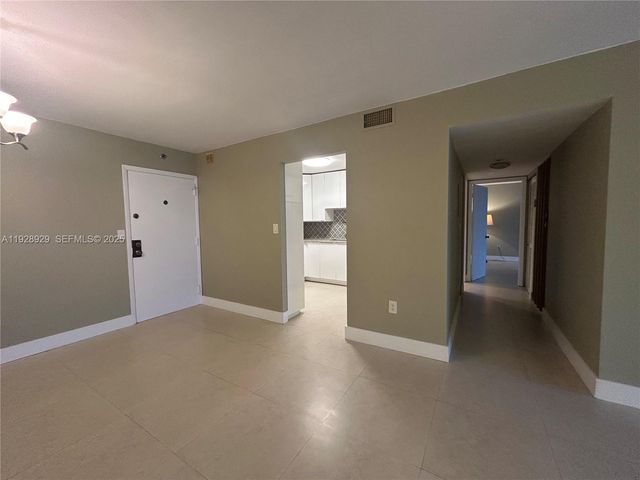 1450 Brickell Bay Dr 1706, Miami, FL 33131