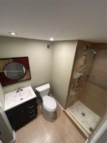 1450 Brickell Bay Dr 1706, Miami, FL 33131