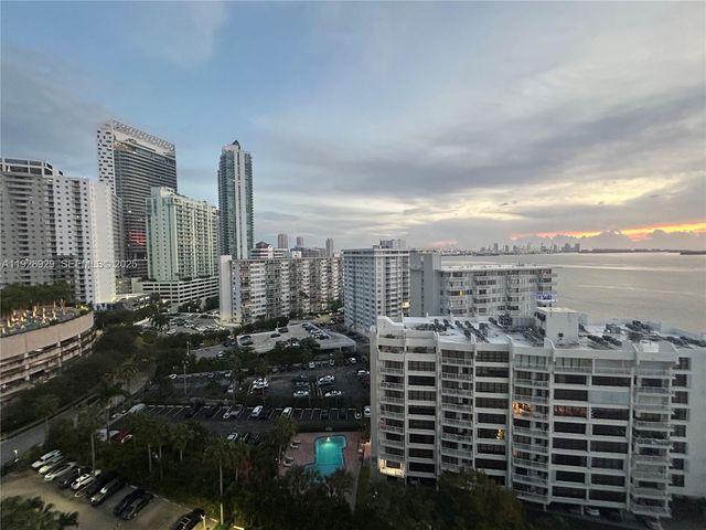 1450 Brickell Bay Dr 1706, Miami, FL 33131