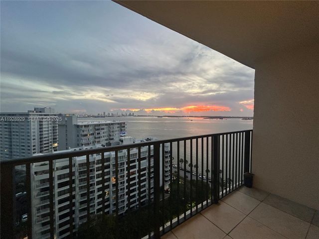1450 Brickell Bay Dr 1706, Miami, FL 33131